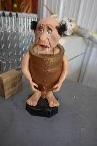 lot 243 image: Dirty barrel guy, battery operated, lifts up to expose himself