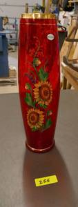 lot 255 image: A beautiful Italian vase 18 tall, VERY FRAGILE, will not ship this item