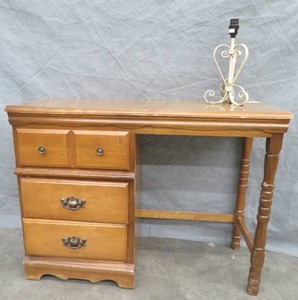 lot 6 image: CUTE SMALLER SOLID WOOD DESK AND LAMP