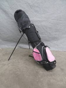 lot 10 image: GOLF GIRL GOLFING SET