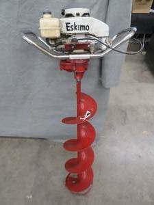 lot 18 image: ESKIMO 8200 GAS POWERED ICE AUGER