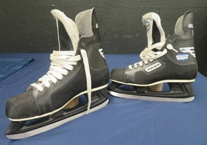 lot 28 image: BAUER PANTERA HOCKEY SKATES SIZE M10