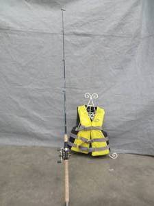lot 39 image: FISHING POLE AND EXCELERATOR 2XS LIFE JACKET