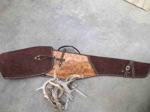 lot 63 image: BEAR GUN CASE AND 5 ANTLERS FOR CALLING DEER WHEN HUNTING