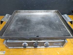 lot 90 image: STAINLESS STEEL GRIDDLE PLUS STOVE