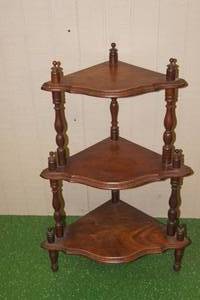 lot 16 image: Vintage 3 Level Wood Corner Shelf
