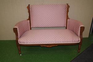lot 8 image: Vintage Upholstered Victorian Style SofaSettee
