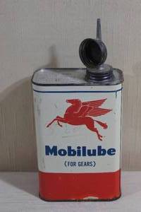 lot 49 image: Vintage Mobilube Outboard Gear Oil Can - Mobil