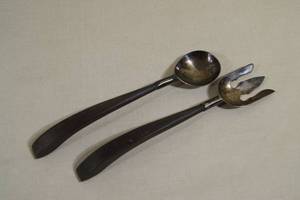 lot 70 image: Antique Wood Handle Serving Pieces - Sterling Silver