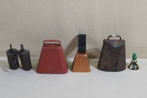 lot 81 image: Assorted Vintage Bells