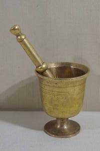 lot 71 image: Pestle and Mortar Set - Appears Brass
