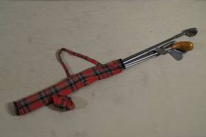 lot 91 image: Antique Childrens Size Golf Club Set