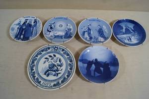 lot 112 image: 6 Christmas Collector Plates