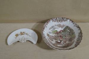 lot 116 image: Limoges Serving Dish, Heritage Hall Bowl