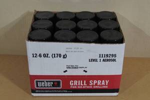 lot 114 image: 12 Cans of Weber Non-Stick Grill Spray