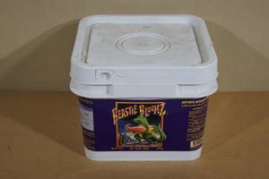 lot 81 image: Beastie Bloomz 0-50-30 Fertilizer