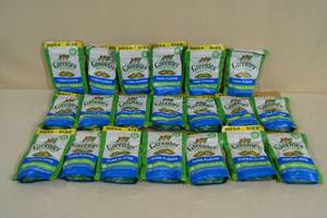 lot 28 image: Feline Greenies Tuna Flavor Cat Treats