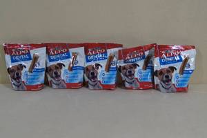 lot 25 image: Purina Alpo Dental Chews Dog Treats