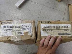 lot 929 image: Lot of (42) Philips Advance Lighting Ballasts, 2 Models