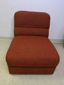 lot 905 image: Vidrios San Miguel Glass Vase & Armless Sofa Chair