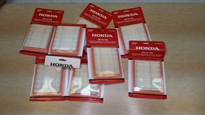 lot 932 image: Lot of (8) Genuine Honda Parts LawnmowerGenerator Air Filters 