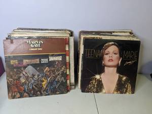 lot 831 image: Lot of Vintage Records