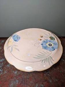lot 407 image: Beautiful Flowered Cake Plate