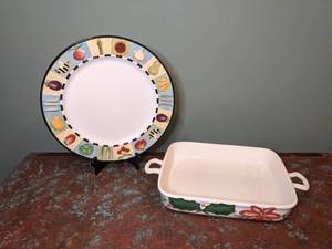 lot 410 image: Farmers Market Plate and Holiday Casserole Dish
