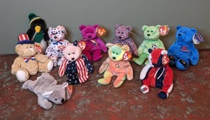 lot 402 image: Lot of (11) Collectable TY Beanie Babies