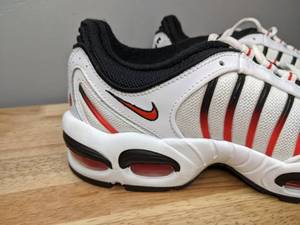 lot 20 image: Brand New Nike Tailwind IV Athletic Shoes Mens Size 9