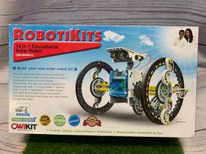 lot 4 image: 14 In 1 Solar Robot Kits�