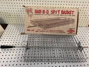 lot 14 image: Vintage Hewitt Chefs Barbecue Bar-B-Q Basket