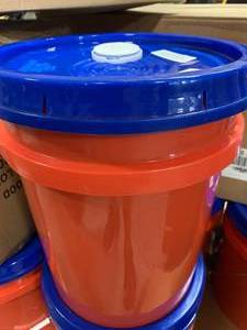 lot 16 image: 5 Gallon Name Brand�Liquid�Laundry Soap ($115 retail)�