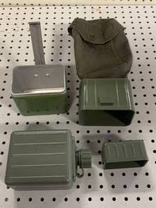 lot 32 image: Vintage Croatian Military Canteen Kit�