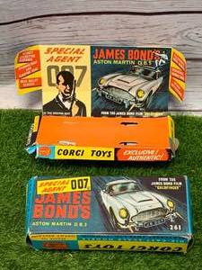 lot 79 image: Corgi 261 James Bond 007 Inner and Outer Box�