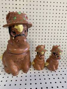 lot 7 image: Vintage 1962 Twin Winton Donkey Cookie Jar & Salt & Pepper Suite Set