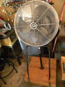lot 40 image: THE HAMPTON BAY HIGH VELOCITY SHOP FAN ON WHEELS - WORKS - SEE PICTURES