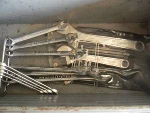 lot 63 image: VINTAGE SEARS CRAFTSMAN TOOLBOX WITH CRAFTSMAN WRENCHES - SEE PICTURES