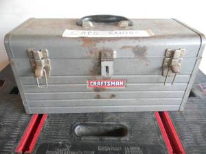 lot 74 image: VINTAGE CRAFTSMAN TOOLBOX FILLED WITH HANDLES, CAPS, KNOBS & MORE - SEE PICTURES