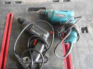 lot 83 image: MAKITA 6408 & BLACK & DECKER DRILLS - BOTH WORK - SEE PICTURES