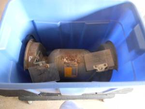 lot 108 image: MACHINE TOOLS HEAVY DUTY ELECTRIC BENCH GRINDER - SEE PICTURES