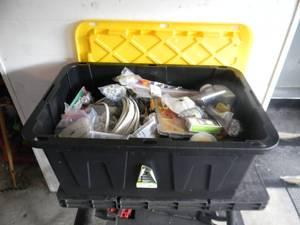 lot 109 image: TOTE FULL OF ELECTRICAL - SEE PICTURES
