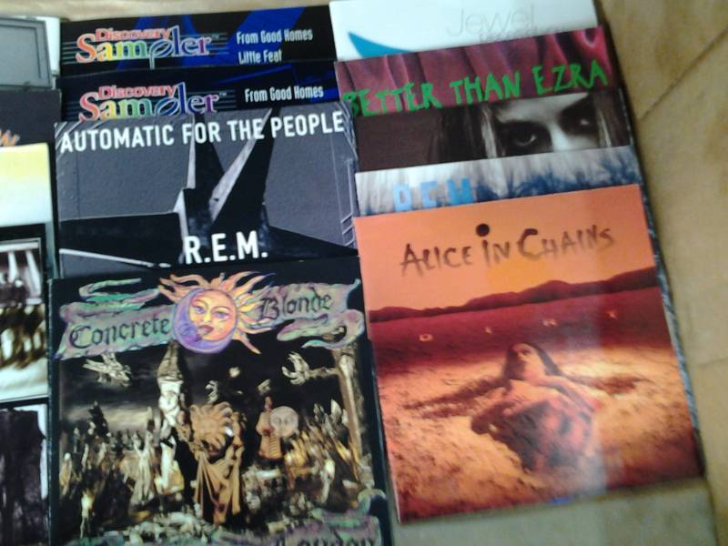 Variety lot of music CDs from arti...