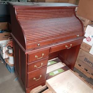 Well Constructed Roll top Desk Cle...