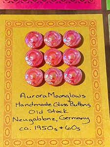 lot 134 image: Four Sets of Vintage Aurora Moonglow Buttons