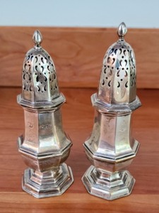 lot 10 image: Sterling Silver Salt Cellars and Shakers