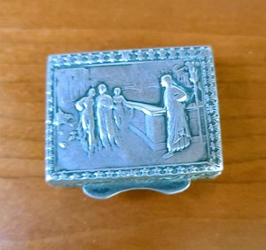 lot 12 image: Vintage PillMatch Boxes