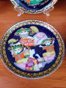 lot 24 image: Rosenthal Decorative Plate Set