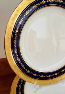 lot 44 image: Minton Gold and Blue Dinner Plates