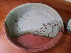 lot 57 image: Pretty Stoneware Dishes